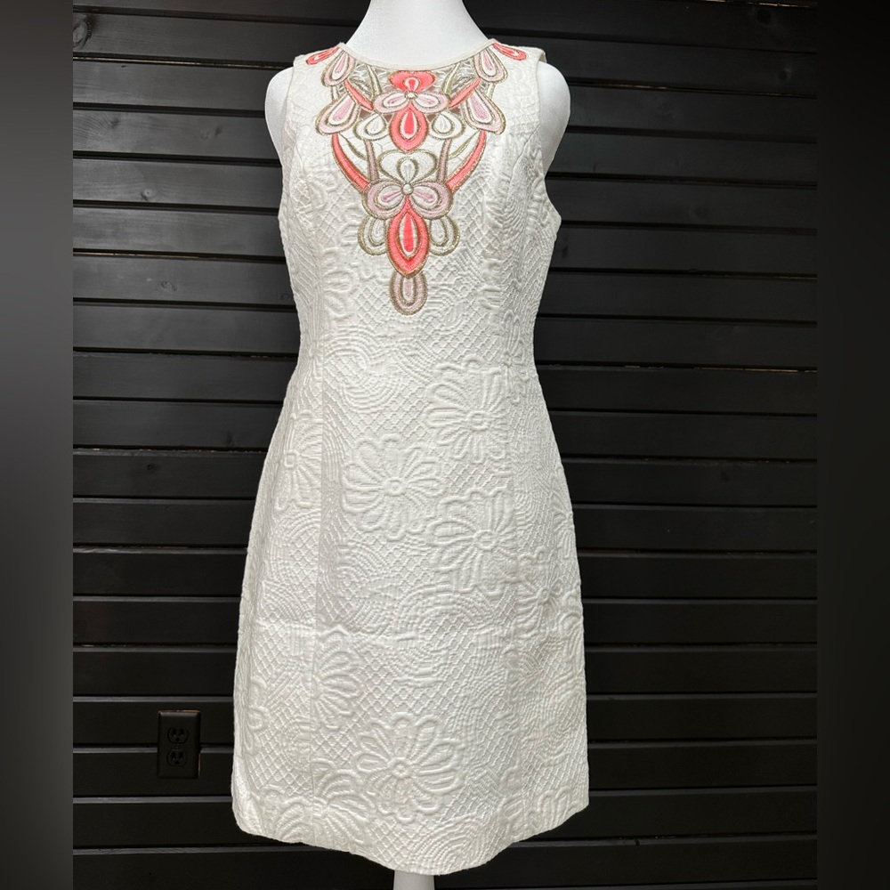 Lilly Pulitzer Logan Shift Dress, embroidered floral front, floral embossed sz4